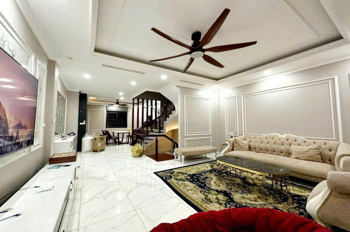 bán nhà NGUYỄN KHUYẾN _OTO ĐỖ CỬA 50M,5 TẦNG KIMH DOANH