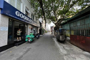 Bán Tòa Nhà CHDV Vị Trí Vàng Quận 1 - Doanh Thu Ổn Định