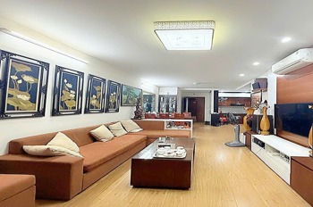 Bán Căn Hộ Tập Thể Nghĩa Tân - 2PN, Full Nội Thất, Ô Tô Đỗ Cửa - 4.99 Tỷ