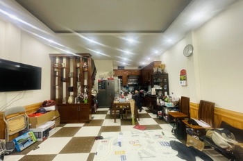 Bán nhà riêng Xuân Thủy, gần ô tô, 40m2 - 4,6M, 10 tỷ