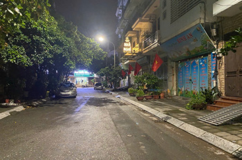 Hót Nhà Tây Hồ 60m, phân lô, ô tô tránh nhau, thuận tiện cho kinh doanh! Nhà xây chắc chắn full đồ!