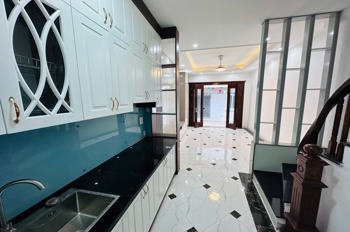 6,5 tỷ có nhà Phú Đô, lô góc 35m2, 5 tầng, dân xây