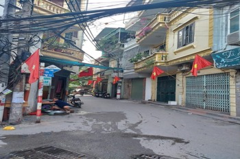Nhà Hoàng Mai 35m2, 5 Tầng, 3.68 Tỷ - Ô Tô Đỗ Cổng, Gần Hồ Đền Lừ