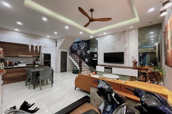 Nhà phố Nguyễn Trãi Thanh Xuân - 40m2 x 4 Tầng - Giá 7.8 Tỷ - Vị Trí Vàng