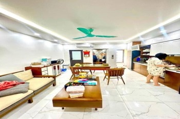 Mặt Phố Hoàng Hoa Thám - Tây Hồ: 40m² x 5 Tầng, Thang Máy, Kinh Doanh Sầm Uất
