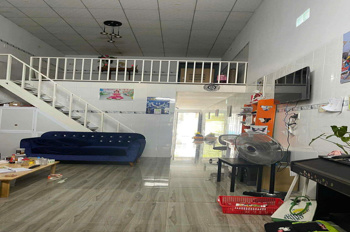 Chủ cần ra 1 lô kèm nhà cấp 4 , xây full, 3p ngủ, 1p thờ,1p quán , 3wc,gác đổ kiên cố, vào ở liền