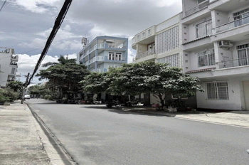 TÒA NHÀ 6 TẦNG – 20 PHÒNG KHÉP KÍN – NGAY ĐH VĂN LANG – 94M² (4x24) – THU NHẬP 1 TỶ/NĂM