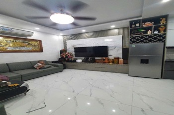 Nhà Việt Hưng 30m2, Full Nội Thất, Giá 6 Tỷ - Vị Trí Đẹp