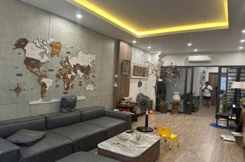 Bán nhà Nguyễn Chí Thanh - Phân lô - Ô tô đỗ cửa - Kinh doanh sầm uất