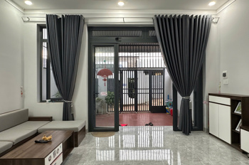 Bán nhà hẻm 451 Ymoan sát ngay trường tiểu học Nơ Trang Lơng
Diện tích 5x23 thổ cư 60m2 đã xây hết