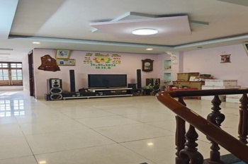 Nhà 2 tầng Lê Văn Hiến . DT:129m , ngang 5m