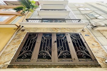 NHÀ MỚI KÍNH KOONG - Ô TÔ ĐỖ CỬA - HIỆN ĐẠI SANG TRỌNG - NỘI THẤT CỰC CHẤT_ 5 TẦNG -32/35M2 –10,8 TỶ