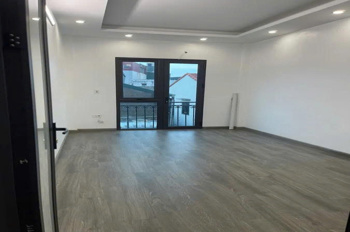 NHÀ ĐẸP MỚI KÍNH KOONG Ở NGAY- Ô TÔ ĐỖ GẦN - 35M RA TRỤC CHÍNH - KINH DOANH NHỎ - 5 TẦNG NỘI THẤT