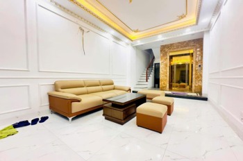 Bán nhà Đội Cấn 6 tầng, thang máy, ô tô vào nhà, giá 10 tỷ