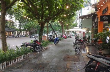 Bán Nhà Mặt Phố Bà Triệu 190m2 - Mặt Tiền 7m - Vị Trí Đắc Địa