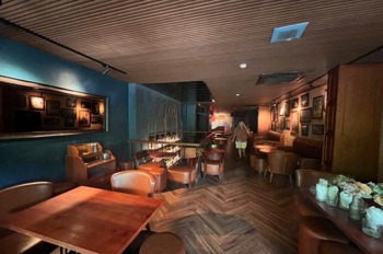 Bán nhà phố cổ Phùng Hưng - 102m² - 3 Tầng - 95 tỷ - Kinh Doanh Đỉnh Cao