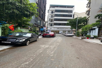 Hiếm Căn chung cư Xuân La 52m, tầng 1, 2 ngủ, thang máy, full nội thất!