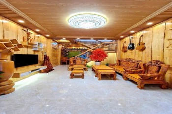 Nhà Ốp Gỗ 2 Tầng HXH 40m2, Vị Trí Đẹp, Giá Tốt Quận Thủ Đức