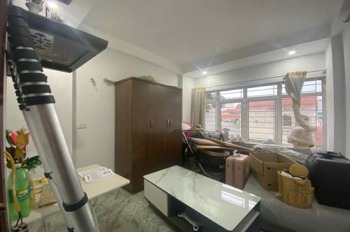 Bán Nhà Cầu Giấy Lô Góc - Mặt Tiền Rộng 4m - Giá Tốt