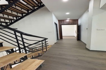 Bán Gấp Nhà 60m2, 4 Tầng, Hoàng Quốc Việt - Giá 9 Tỷ, Sổ Đỏ Vuông