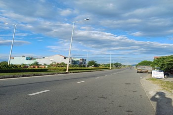 già sập hầm cho lô đất 100m2, đường 33m, giao thương giữa HOÀ XUÂN và HOÀ QUÝ
