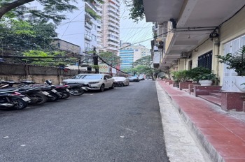 Căn hộ Láng Hạ - Đống Đa 72m2, Full Nội Thất - Giá Chỉ 5.3 Tỷ