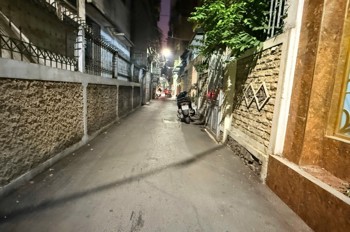 Hoàng Quốc Việt – 90m² – MT 5.6m – SÂN TRƯỚC – gần Công viên Nghĩa Tân – 21.5 tỷ