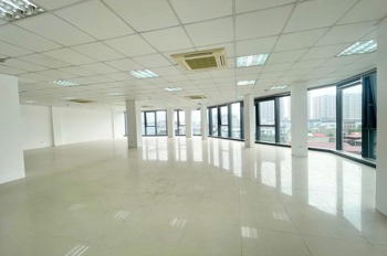 Cho Thuê Văn Phòng Cầu Giấy - Diện Tích 190m2 - Lô Góc 2 Mặt Tiền
