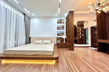 Nhà Mặt Tiền Kim Mã - Ba Đình - 5 Tầng, Có Thang Máy, 4.5m - Full Nội Thất