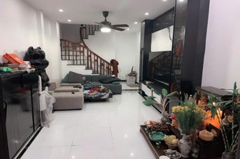 Bán nhà mặt phố Đội Nhân, Ba Đình - 102m2, Mặt tiền 7m - Giá 45 tỷ