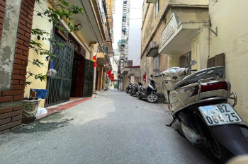 Siêu phẩm Nhà Tây Hồ , 65m, 5 tầng, oto đỗ cửa, 2 thoáng trước và sau, có ô chờ thang máy, có oto