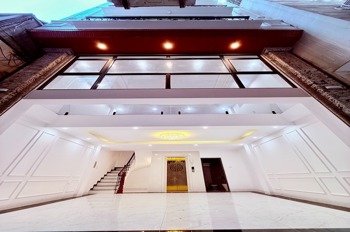 🏠 Nhà 8 Tầng, Thang Máy, 43m² Khuất Duy Tiến - Giá Tốt!