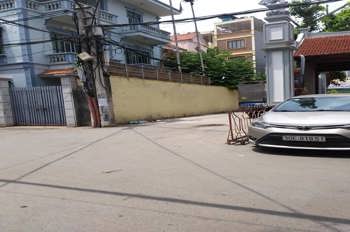 Liên Mạc nhà mới kính kong xách vali ở luôn 31m2, 5 tầng Ô TÔ đỗ cửa