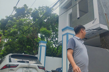 Bán nhà 3 tầng 1 tum, sân riêng gần BX Yên Nghĩa – Hà Đông