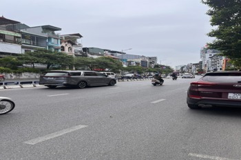 Bán nhà mặt phố Nghi Tàm, Tây Hồ - 65m² - Lô góc 3 mặt thoáng - 50 tỷ