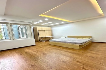 Bán nhà Lạc Long Quân 40m2, 5 Tầng, Nở Hậu, Giá 7.45 Tỷ