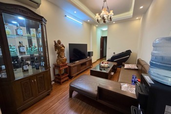 BÁN NHÀ NGUYỄN VĂN CỪ-NHÀ ĐẸP Ở NGAY-OTO TỚI CỬA,35M-NHỈNH8 TỶ(TL)