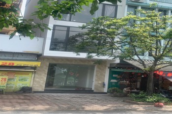Cho Thuê Nhà 4.5 Tầng, Thang Máy, 2 Mặt Đường Ven Hồ Hạ Đình, Thanh Xuân, Hà Nội