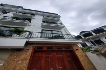 Bán Nhà Bát Khối, Cự Khối 5 Tầng, 34m² Oto Đỗ Cửa - Giá 5.x Tỷ