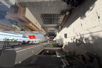 Bán nhà 4 tầng Triều Khúc - 50m² - Ô tô đỗ cửa - Giá Tốt