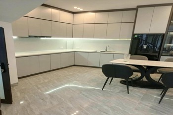 Nhà phố Xuân Thủy 39-42m2, 4 tầng, Sổ đỏ đẹp - Giá 10.6 tỷ