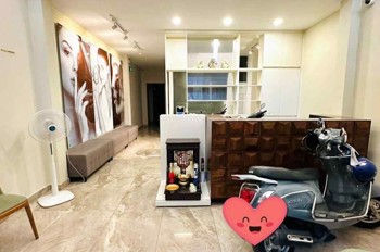 MẶT TIỀN KINH DOANH HUỲNH VĂN BÁNH – PHƯỜNG 11– PHÚ - THANG MÁY - 5 TẦNG - 6 PHÒNG MASTER - THIẾT