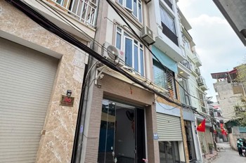 NHÀ ĐẸP NGÕ Ô TÔ THÔNG Phố Nguyễn Văn Cừ 32m2 X 5 tầng 7.6 tỷ Long Biên