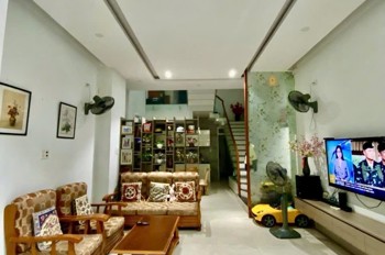 Bán nhà mặt phố Hàn Thuyên, Hải Châu, Đà Nẵng. 4 tầng, 4PN, SH. Giá 11 tỷ. LH: 0932514255