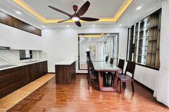 Nhà phố Cầu Giấy 34/41m² 6 Tầng, Mặt Tiền 3.8m, Ô Tô 10m - 9.35 Tỷ