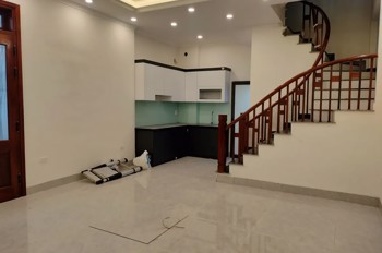 NHÀ ĐẸP NGÕ OTO Phố Nguyễn Văn Linh 42m2 X 5 tầng mặt tiền 7m 6.6 tỷ Long Biên