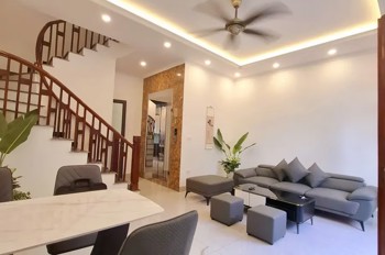 NHÀ MỚI FULL NỌI THẤT Phố Nguyễn Văn Linh 46m2 X 6 Tầng 7.8 Tỷ Long Biên