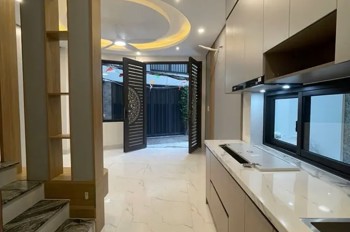 NHÀ MỚI ĐẸP Ở LUÔN Phố Thanh Am 33m X 5 Tầng mặt tiền 5.5m 5.6 Tỷ Long Biên