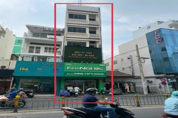 Bán Nhà Mặt Tiền Hai Bà Trưng, Quận 3 - Vị Trí Đắc Địa, Giá Tốt