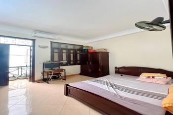 Bán nhà phố Nguyễn Phúc Lai, Hoàng Cầu - 42m2, 4 tầng, ô tô đỗ cửa, giá 14.42 tỷ